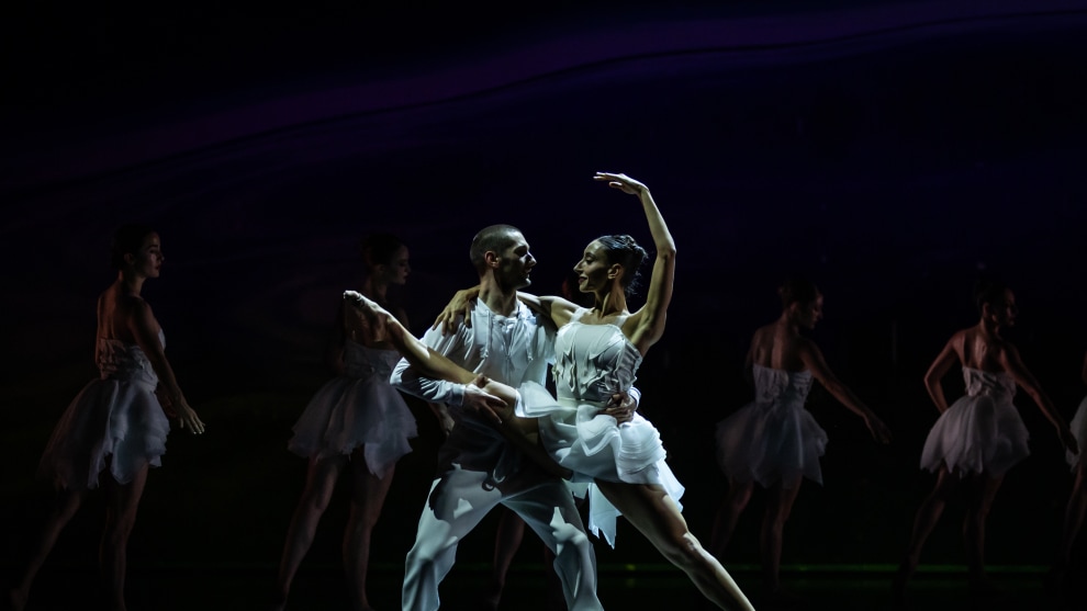 Leonardo Cremaschi (Siegfried) and Mirea Delogu (Odette/Odile), Company Members of Ballet Preljocaj. Image by David Kelly.