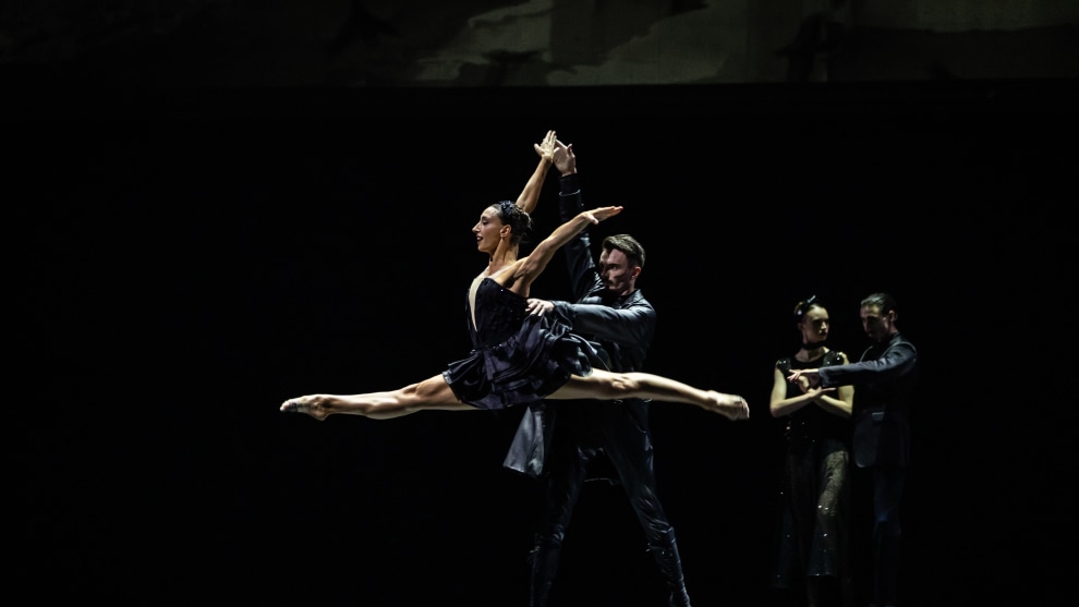 Leonardo Cremaschi (Siegfried) and Mirea Delogu (Odette/Odile), Company Members of Ballet Preljocaj. Image by David Kelly.