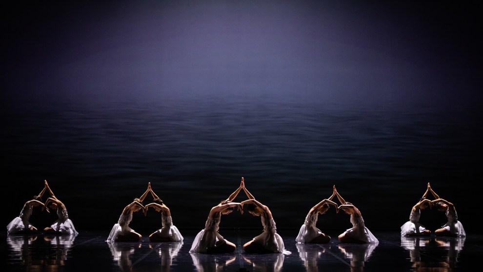 Leonardo Cremaschi (Siegfried) and Mirea Delogu (Odette/Odile), Company Members of Ballet Preljocaj. Image by David Kelly.