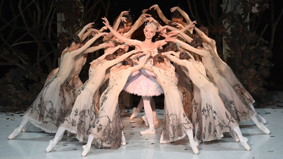 Miriam Kacerova in The Sleeping Beauty (choreography by Marcia Hayd&eacute;e, after Marius Petipa).
Photo: Bernhard Weis.