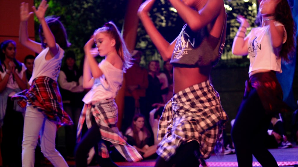 Élan Dance Est. dancers at Trigger 2016. Photo: Sophia Natale.