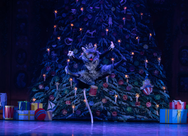 Eek! A rat! (Rian Thompson). Photo by David Kelly