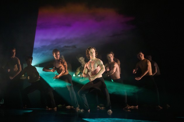 Royal New Zealand Ballet in Te Ao Mārama by Moss Te Ururangi Patterson, blending haka-inspired strength with contemporary storytelling.
Photo by Stephen A&rsquo;Court