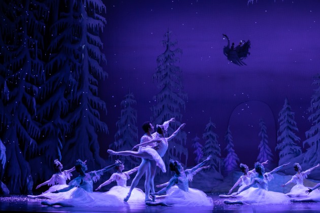Chiara Gonzalez and Patricio Rev&eacute; as the Snow Queen and King. Photo by David Kelly