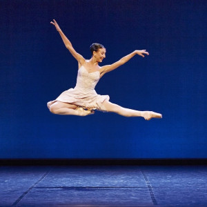 Florence Leroux-Coleno in Tschaikovsky Pas de Deux. Photo: Sergey Pevnev