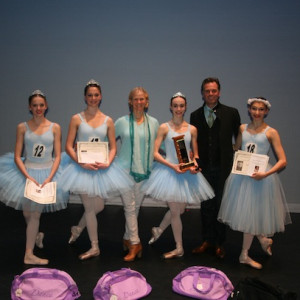 L to R: Heather MacLachlan, Danielle Whitfort, Kathy Heathcote, Mia Sfara, Steven Heathcote & Madison Devietti.