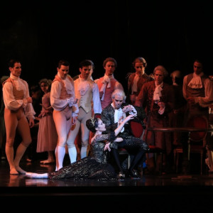 Lucinda Dunn, Steven Heathcote & Artists of The Australian Ballet in Manon.