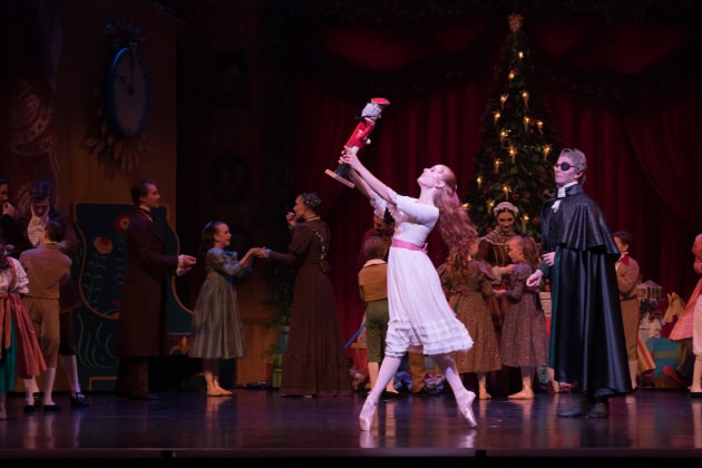 Victor Estévez and Soloist Mia Heathcote. Photo: David Kelly.