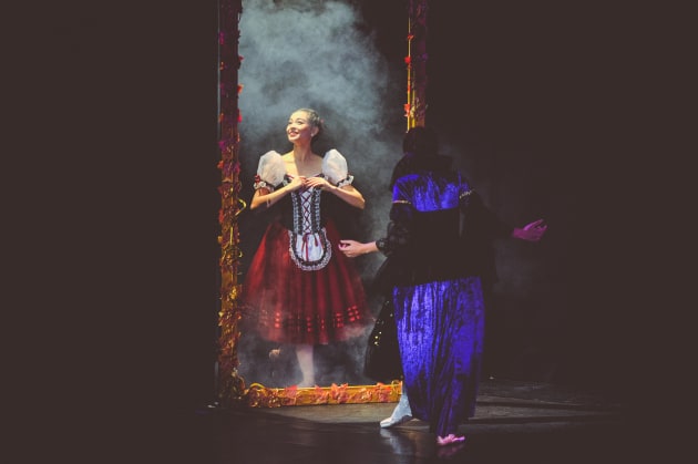 'Mirror Mirror on the Wall . . .': Katie Lin-Musson and Rebekah Petty.
Photo by Michael Lean Photography.