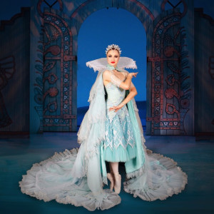 Sasha Moffat as the Snow Queen.  Photo:  Sergey Konstantinov.