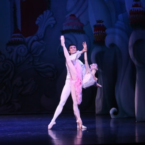 The Sugar Plum Fairy (Natasha Kusch) & Prince (Hao Bin). Photo: David Kelly.