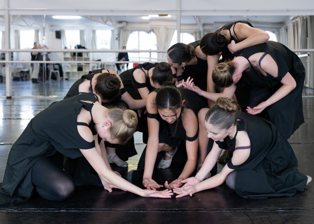 Photo by John Dear of NYBC in rehearsal.