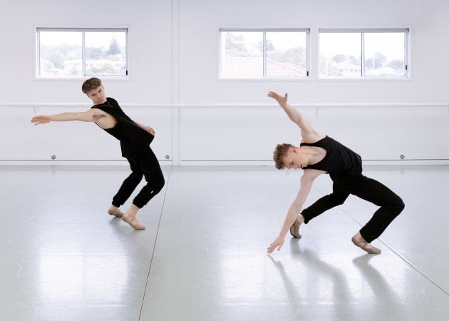 Photo by John Dear of NYBC in rehearsal.