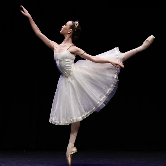 April Langstraat. Junior Women's Classical 1st Prize Winner. Photo Credit LK Studios.