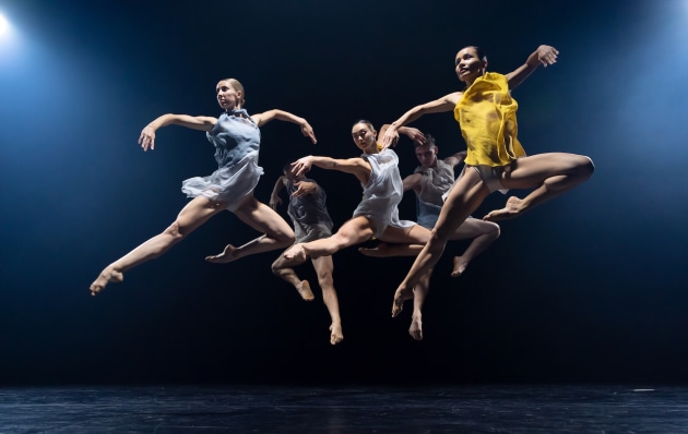 Chloe Leong (centre) in Cinco - Photo by Wendell Teodoro