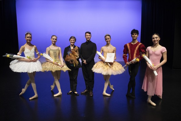 State Finalists with Adjudicators Ross Hannaford and Lindsay Ellman Brown. Image supplied by Royal Academy of Dance Australia