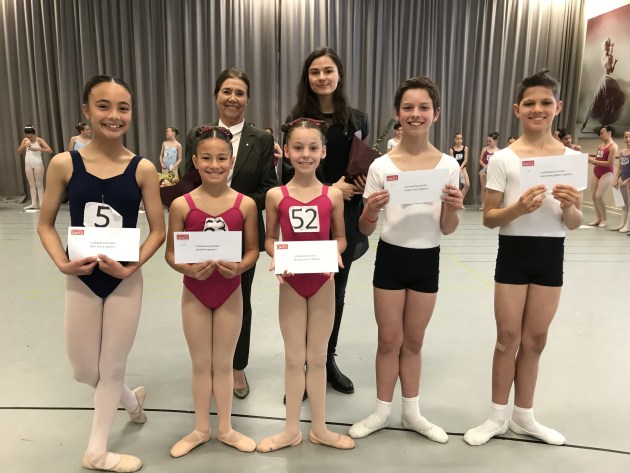 grade-4-winners-with-adjudicators.jpg