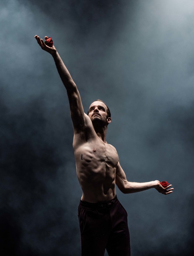 Victor Zarallo performing 'Leffleure'.