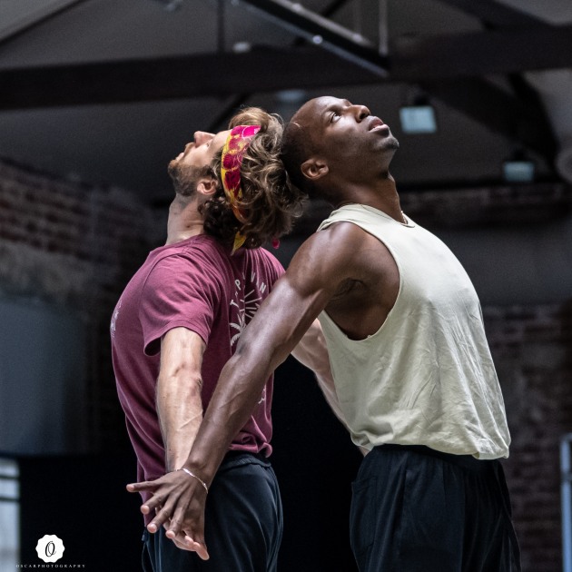 Juan Carlos Osma (right) as Theo and Ludovico di Ulbaldo as Vincent. Photo by Oscar Valdes.