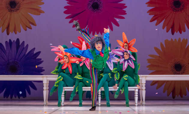 Ludovico de Ubaldo as the Mad Hatter and the dancers of the West Australian Ballet as daisies.