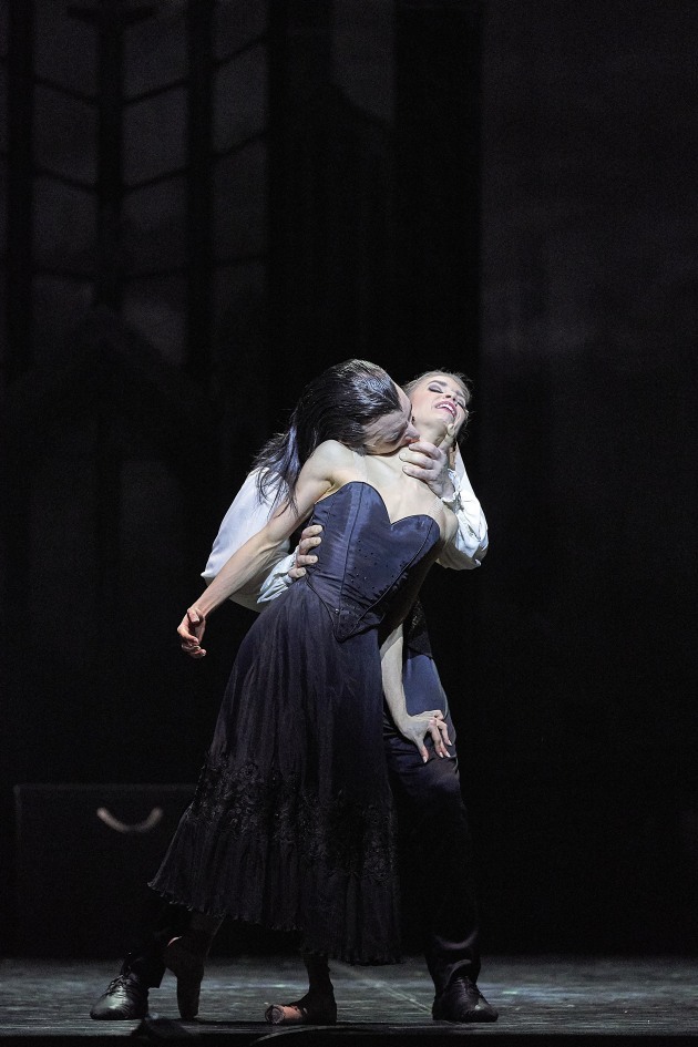 Matthew Lehmann as Young Dracula and Carina Roberts as Mina in Dracula, West Australian Ballet. Photo: Jon Green.