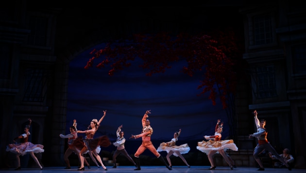 Polly Hilton as Mercedes and Juan Carlos Osma as Espada. Photo by Emma Fishwick.