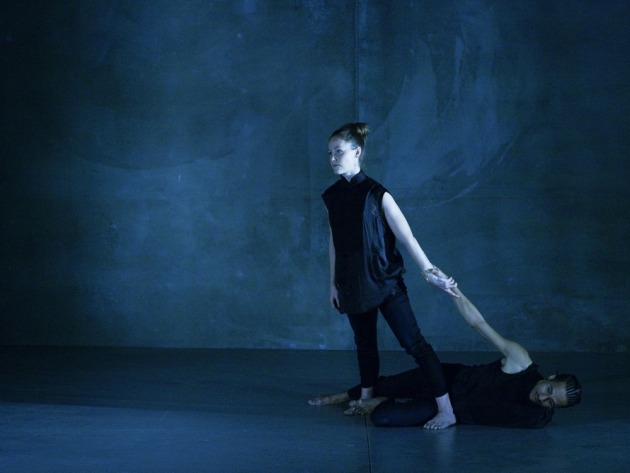 Storm Helmore and Tyrone Robinson in Rachel Arianne Ogle's 'precipice' (2014). Photo: Traianos Pakioufakis.