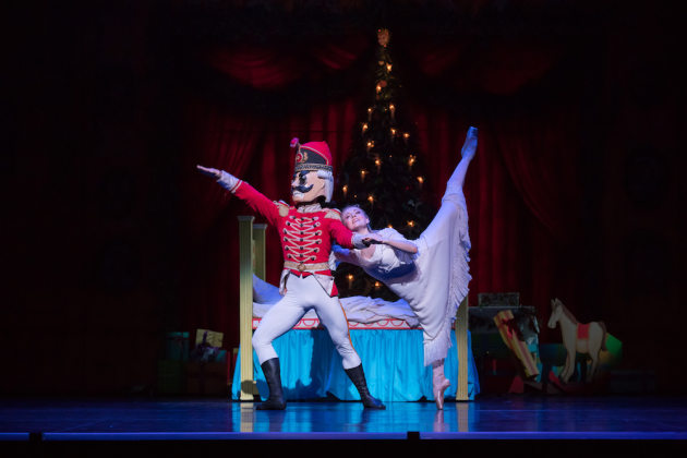 QB The Nutcracker 2018 - Senior Soloist Kohei Iwamoto and Company Artist Lou Spichtig - Photo David Kelly