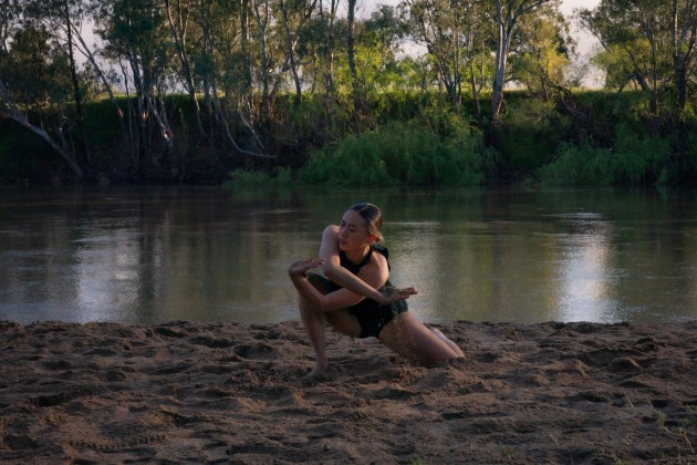 SDC 'Dance Locale', Wagga Wagga. Photo by Rafael Bonachela
