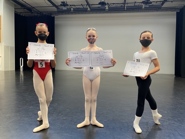 Section B winners (from left:) Eve Vlahodimos, Lucy Paxman and James Hann.
