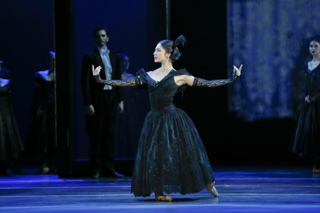 Robyn Hendricks as Anna.