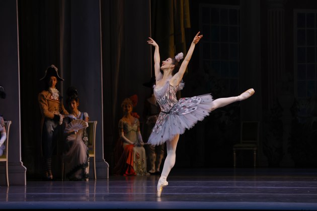 Benedicte Bemet as Columbine.

Photo: Jeff Busby.