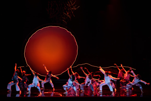 The combined dancers of the Australian Ballet and Australian Dance Theatre in 'The Hum'.