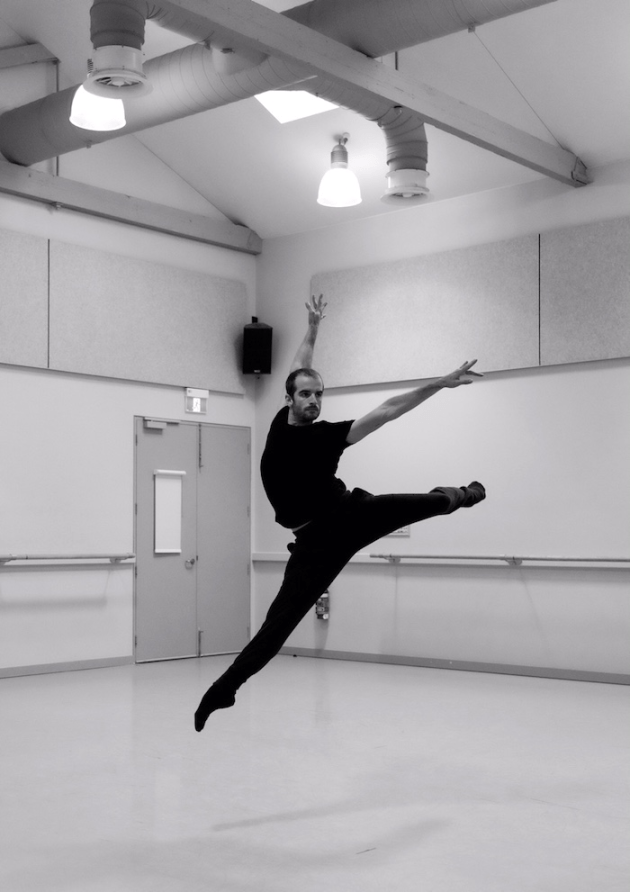 Victor Zarallo rehearsal for 'Impermanence' by Raphael Bonachela. Photo by Raphael Bonchela.