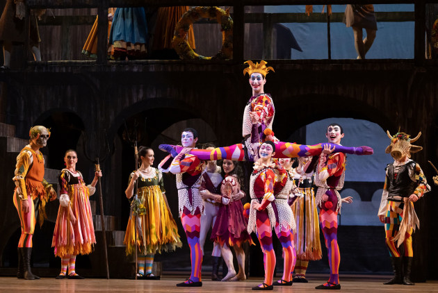 The carnival scene (artists of the Australian Ballet). Photo by Jeff Busby.