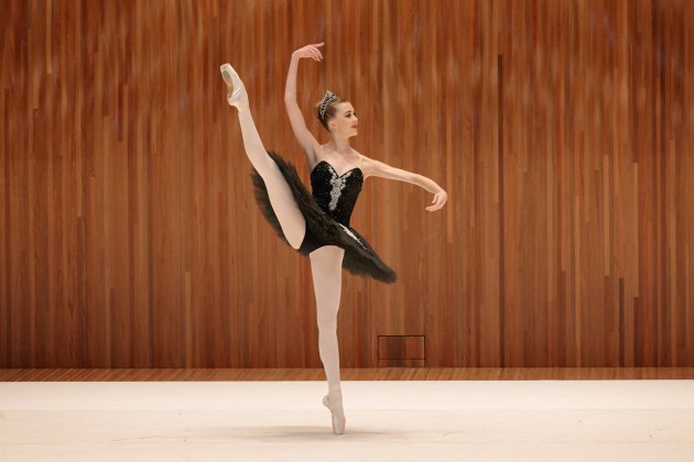 Summer Edgley performing the Black Swan variation.
Photo by BWP Studio.