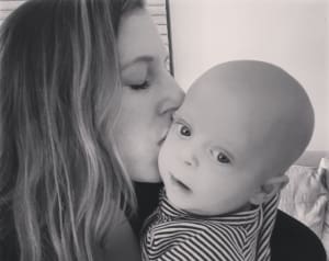 New mum Lana Jones returns to the stage
