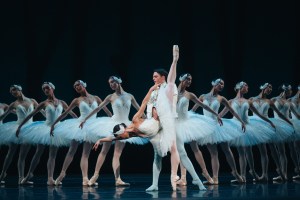 REVIEW: The Australian Ballet's 'Swan Lake'