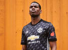 Man United in talks to swipe right on Tinder sleeve sponsorship