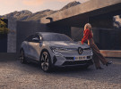 Renault pitches media
