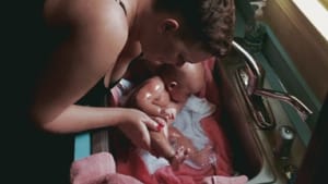 Apple celebrates motherhood using iPhone images