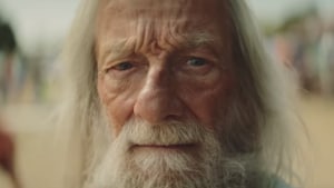 Backyard cricket is the star of Aldi's all-Australian Christmas spot