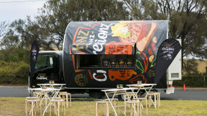 Heinz Beanz announces tour with MKR contestant