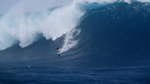 Kitesurfing