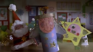 Elf ditches decoration friends for a better offer this Christmas