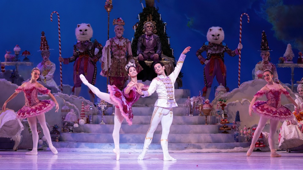 Houston Ballet Principals Karina Gonz&aacute;lez as the Sugar Plum Fairy and Angelo Greco as the Nutcracker Prince with Artists of Houston Ballet and Students of Houston Ballet Academy in Stanton Welch&rsquo;s The Nutcracker.
Photo by Amitava Sarkar.
Courtesy of Houston Ballet