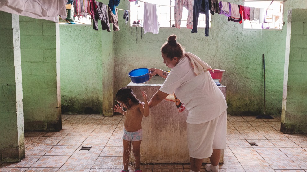 &copy; Ana Mar&iacute;a Ar&eacute;valo Gosen, from the series &ldquo;D&iacute;as Eternos. Winner, Leica Oskar Barnack Award 2021.