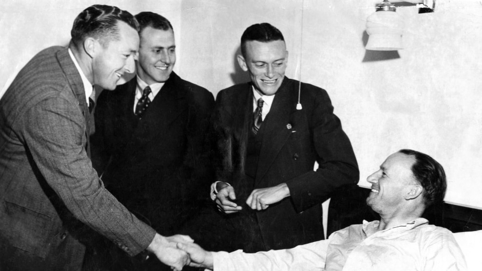 Bradman knighted receives his first callers in his hotel room, Jan 1949,