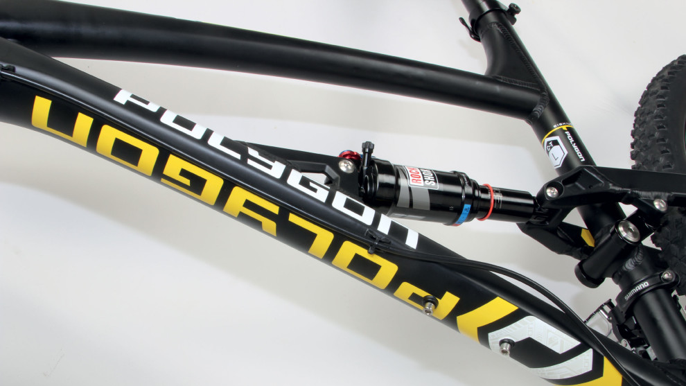 We didn't mind the graphics; it looks pretty sharp. Unfortunately the only water bottle mount is right in the line of fire for mud off the front tyre.