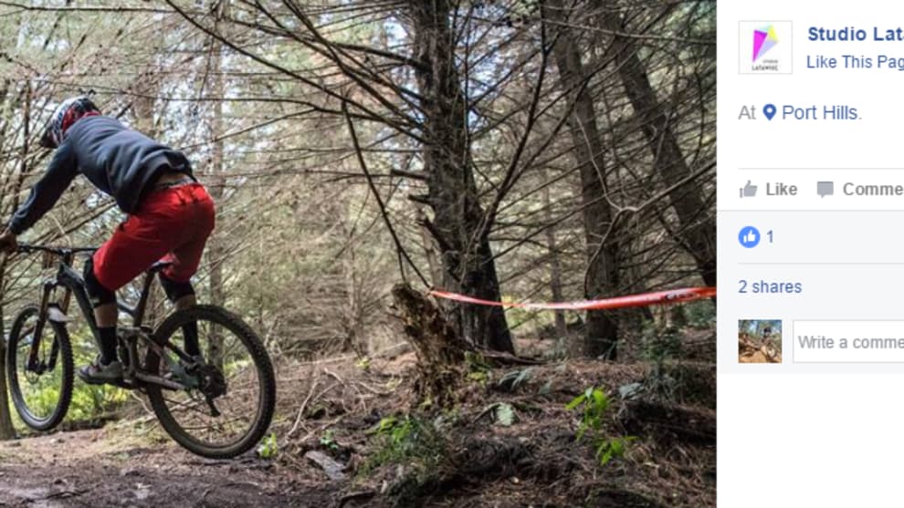 Photo from the Studio Latawiec Facebook page of Blenki  racing the new Range at the Christchurch DH round. 
https://www.facebook.com/studiolatawiec/photos/a.1125340184208357.1073741860.258291040913280/1125343890874653/?type=3&theater